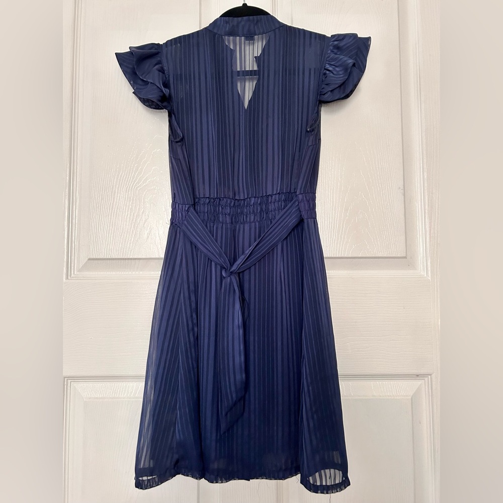 Ruffle front button down Mini - Picture 2 of 5